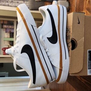 NWT Nike Court Legacy NN Women’s Shoes Size 11